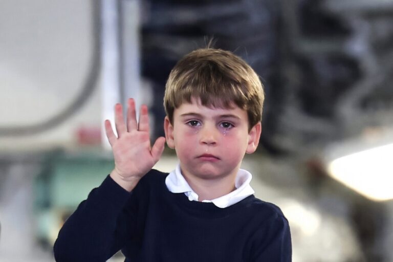 15 MINUTES AGO! Palace CONFIRMS HEARTBREAKING NEWS About Prince Louis: “Oh God, he really…”