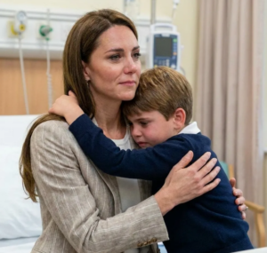 ‘Mum, stay strong…’ Louis hugs Kate tightly before she steps into a new battle. The Palace confirms a shocking update about her illness: ‘My mother…’