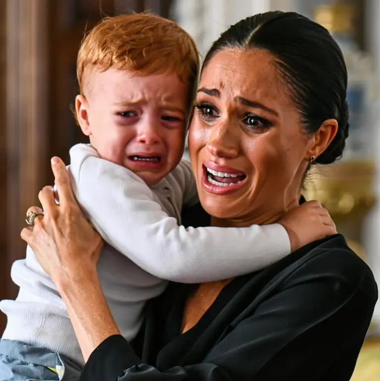 15 MINUTES AGO ! Archie broke down in terrified tears, as Meghan Markle was seen wiping her eyes before delivering a cryptic “sad message” to Britain