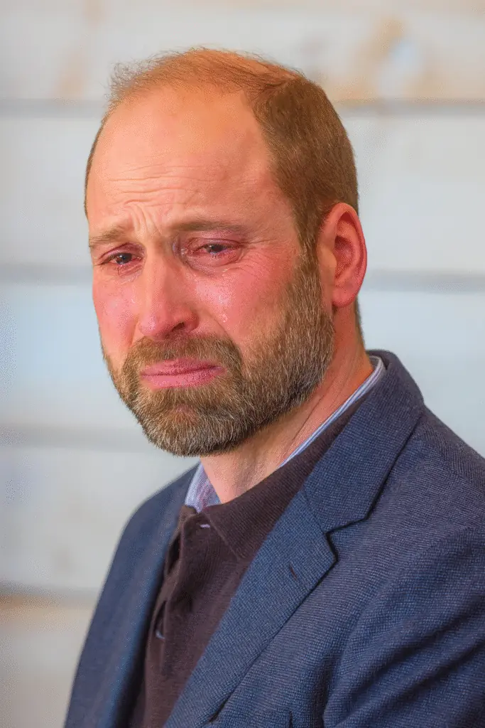 ROYAL NIGHTMARE 1 MINUTE AGO! With eyes red from endless tears, William stood trembling in the grand hall, announcing a devastating calamity upon the monarchy. The Palace gates were barred, the corridors drowned in shadows. And then, rising from the darkness, came his chilling cry: ‘Oh, my Queen…’”