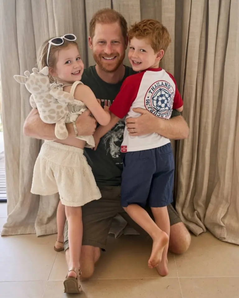 5 MINUTES AGO! Harry and Meghan EXPOSED After Father’s Day Palace Photo Sparks Uproar! Prince Archie’s “Feet” Leave Fans Furious: “So the DNA Results Were Actually…”